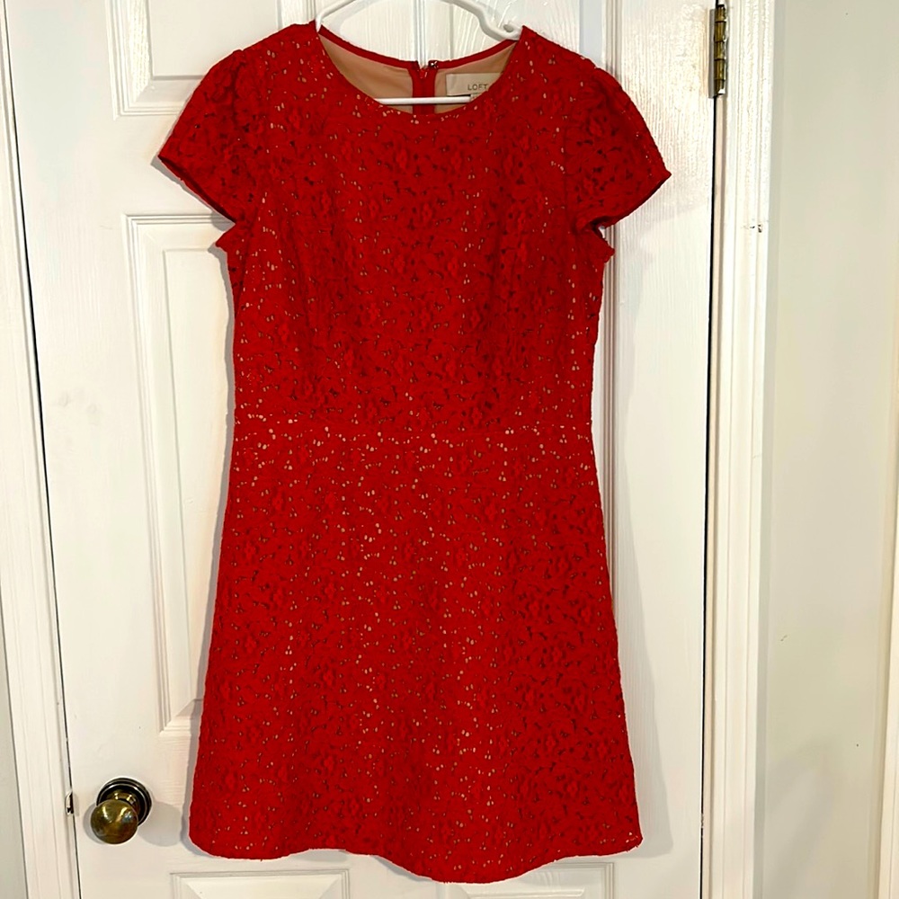 Loft Woman’s Dress, size 8, Red/Coral, flower lace detail
